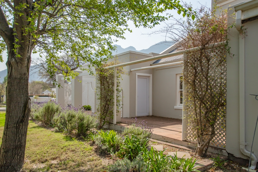 To Let 4 Bedroom Property for Rent in Franschhoek Western Cape